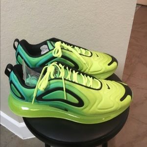 Nike Air Max 720 volt green